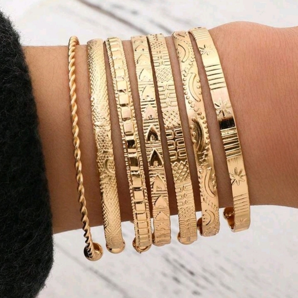 Elegant Gold Bangle Bracelet Set
